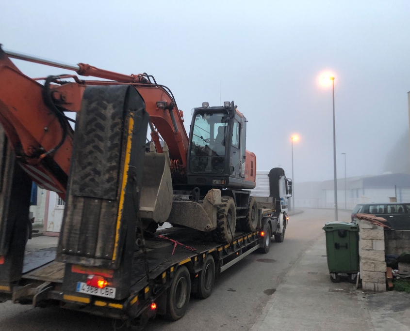 Transporte en góndola con cabeza tractora 4x4